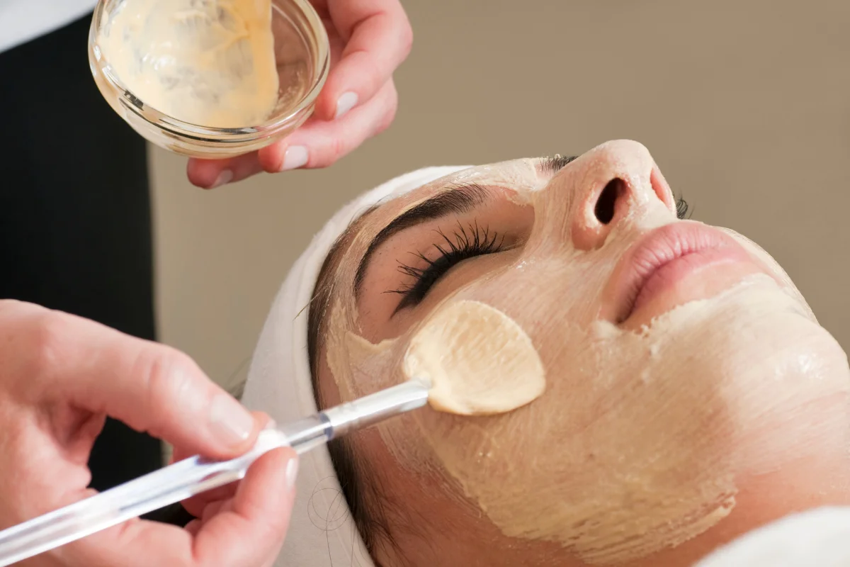 Mask Application for power c facial