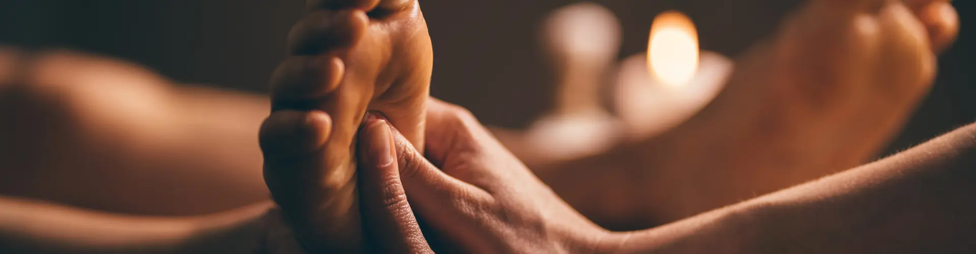 Foot massage and reflexology session at home in Dubai by Maison Privée Arabia